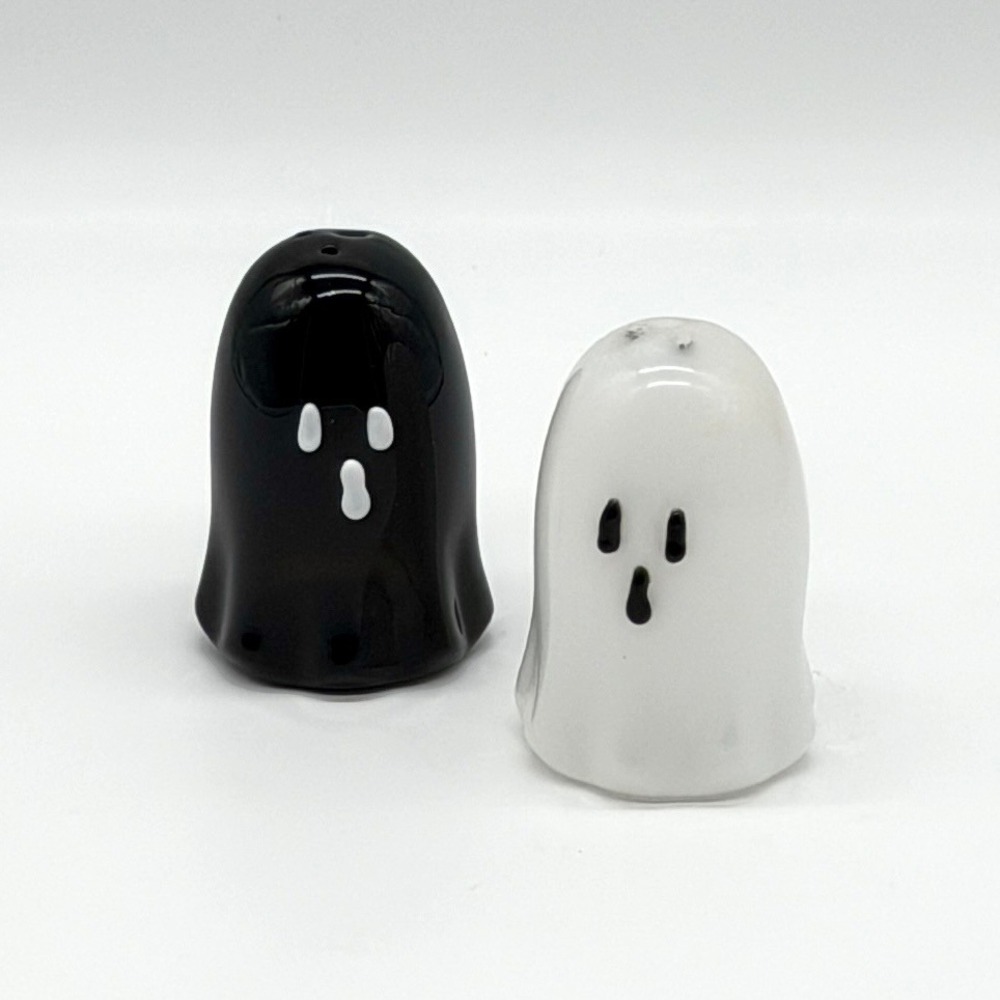 ONE HUNDRED 80 DEGREES Ghost Salt Pepper Shakers Black White Halloween Spooky